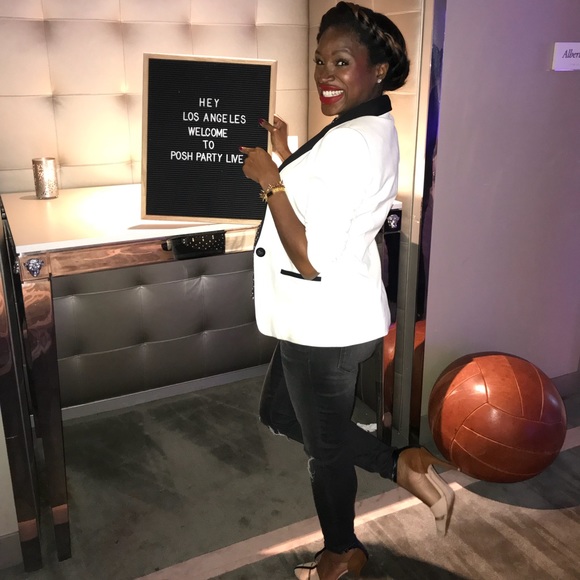 Meet your Posher, Amber. - Picture 5 of 9